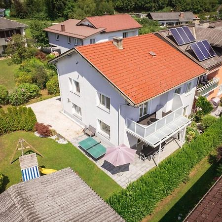 Schoenes Ferienhaus Mit Garten Portschach am Worthersee Bagian luar foto