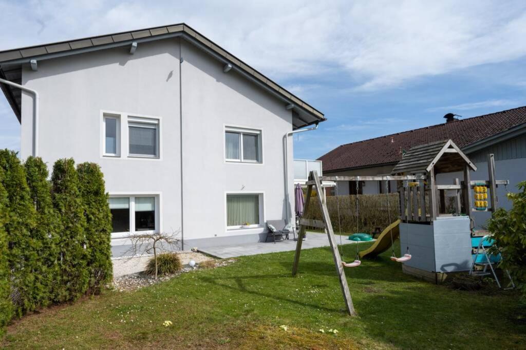 Schoenes Ferienhaus Mit Garten Portschach am Worthersee Bagian luar foto